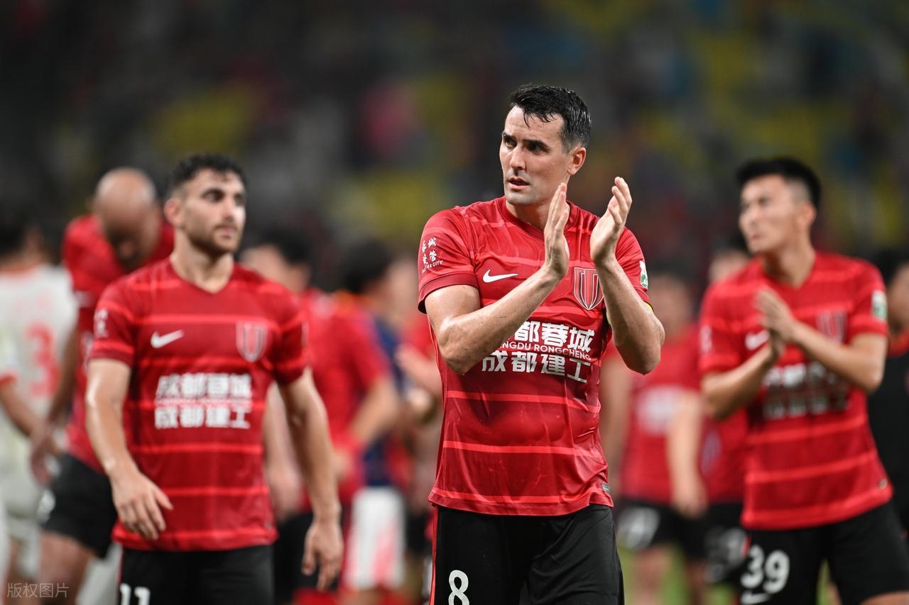 5-1大胜！30岁国脚助攻帽子戏法！双线作战，成都蓉城如何应对？